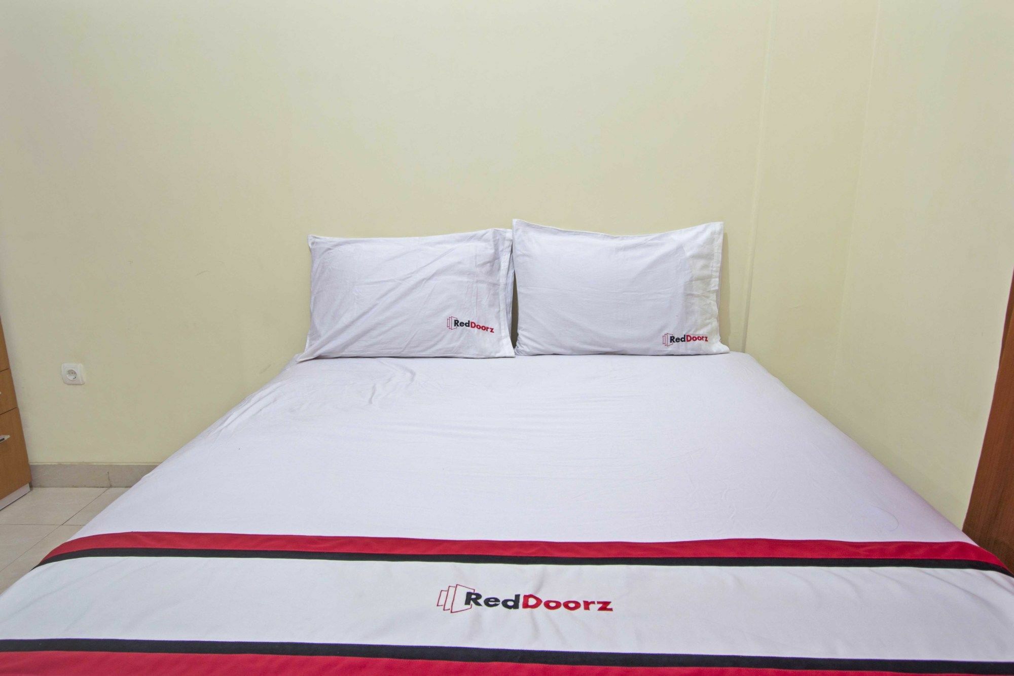 Hotel Reddoorz @ Pogung Baru Kejayan Exterior foto
